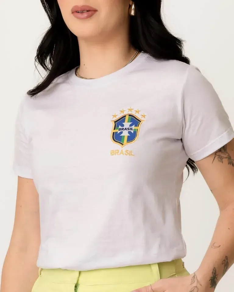 T-SHIRT BRASIL BRASÃO BORDADO NO BOLSO