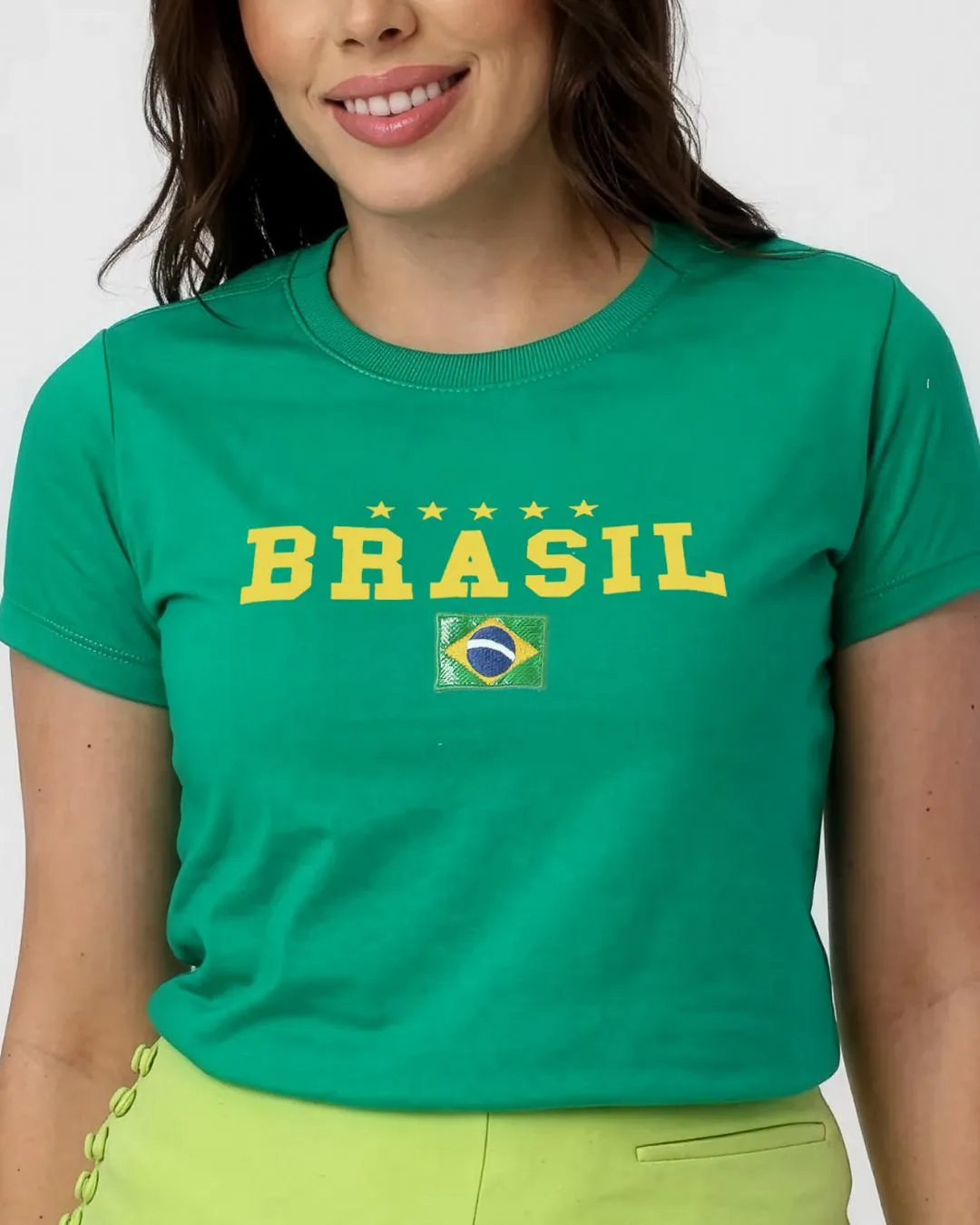 T-SHIRT BRASIL BANDEIRA APLICAÇÃO BORDADO